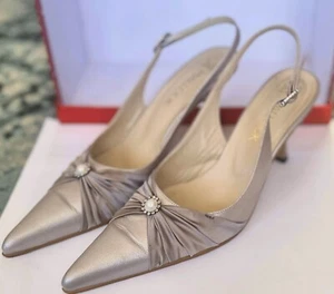 Designer ‘Mallouk Bridal Shoes’ - Custom Made Point Toe Satin Bridal Shoes - Picture 1 of 8
