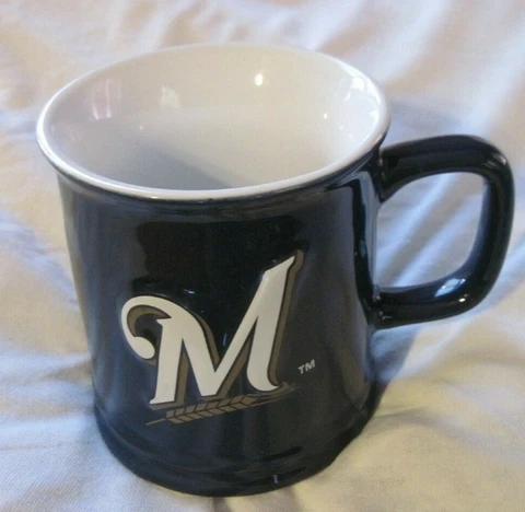 Milwaukee Brewers Baseball Embossed Ceramic Mug Encore Licensed Product RARE EUC Cover