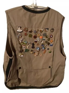 Vtg Lapel Pins Vest Korea Made Game Shooting Men’s L. T34 - Picture 1 of 17