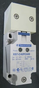 Telemecanique XS7 C40PC449 Induktiver Näherungssensor - Bild 1 von 2