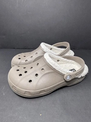 Zuecos Crocs Ralen 16244 forrados de piel sintética beige sin cordones para mujer talla 9/hombre talla 7 Foto 1 de 4