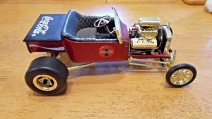 Johnny Lightning - Coca-Cola Brand - 1923 Ford T-Bucket 1:18 Scale 100% Die-Cast - Picture 1 of 9