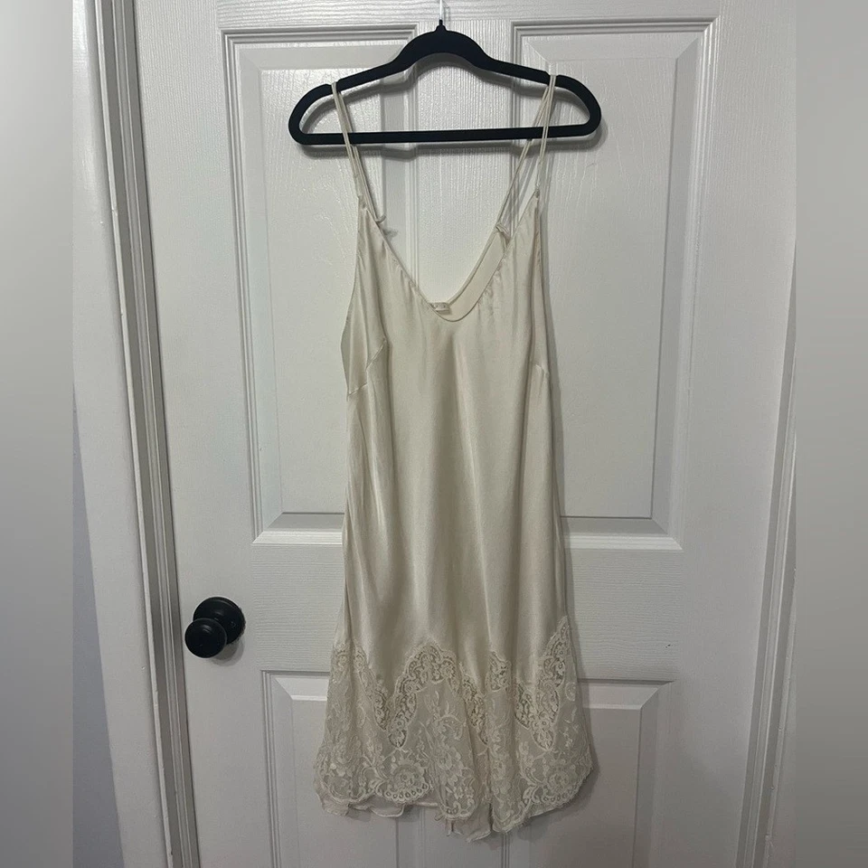 La Perla 100% silk nightdress slip with lace hem - Image 1 of 4