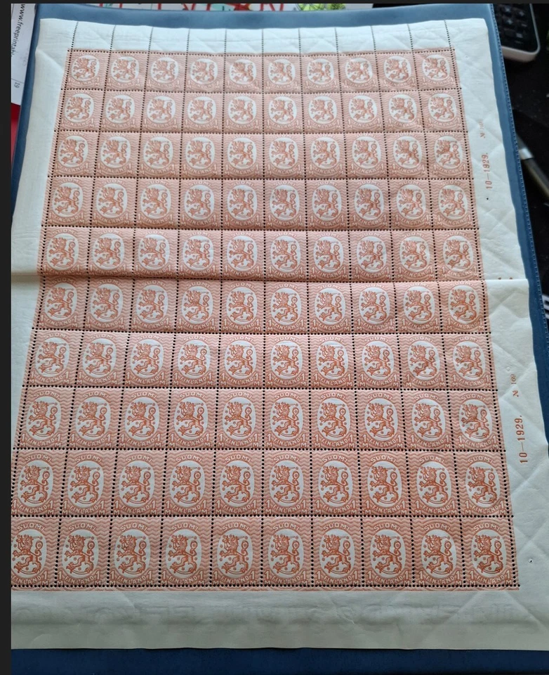 FINLANDIA: 1918 (1929) Hoja Completa 10 x 10 Escudo Naranja 1Mk - Ejemplo Sin Usar Foto 1 de 1