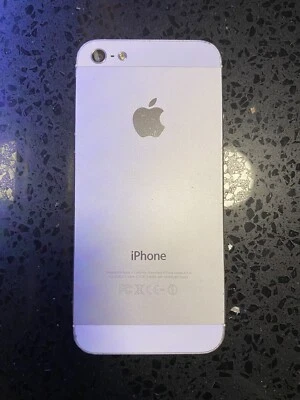 Apple iPhone 5 - 16GB - White & Silver (Unlocked) A1428 (GSM) - Image 1 of 4