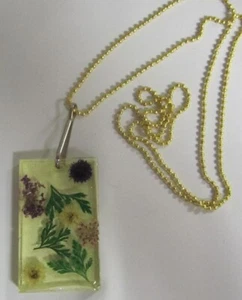 Resin Flower Necklace - Picture 1 of 2