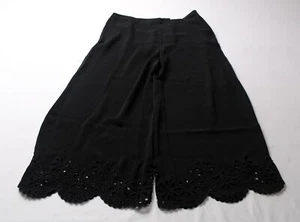 Chico's Women's Satin Eyelet Hem Culotte Pants AP2 Black Size: 1.5 (US:10) NWT - Picture 1 of 5