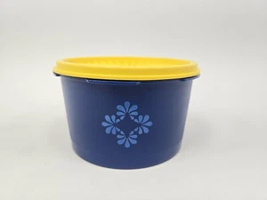 Bote de servalier Tupperware vintage 1298-6 4 tazas azul con tapa amarilla nuevo de stock - Imagen 1 de 3