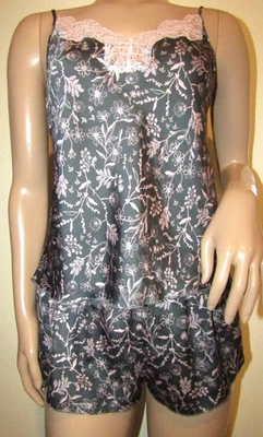 Victoria’s Secret Talla M Satén Cami y Pantalones Cortos Lencería Conjunto para Dormir Gris Rosa Foto 1 de 4