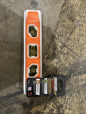 B-8. Johnson Level & Tool 1435-0900 Magnetic Glo-View Torpedo Level,9 In - Image 1 of 4