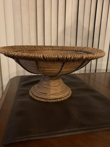 WOVEN  WIRED PEDESTAL ROUND BASKET STURDY  LARGE  NATURAL WOOD TONED 14” Cover