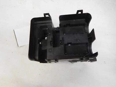 GMC Terrain 3.6 Fuse Box Relay Box Lower Retainer 23158538 2016-2017 Foto 1 de 3