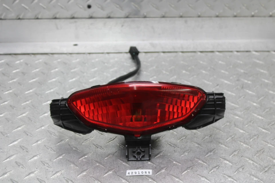 Luz de freno trasera Suzuki vstrom 650 DL650A 2013 ABS 35710-11J01 Foto 1 de 4
