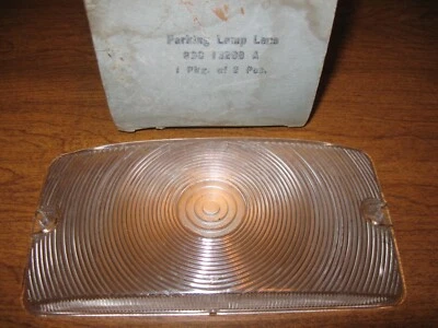 Ford F-100 F-250 1959 1960 camión luz de estacionamiento lámpara lente B9C-13208-A vintage nuevo en caja Foto 1 de 4