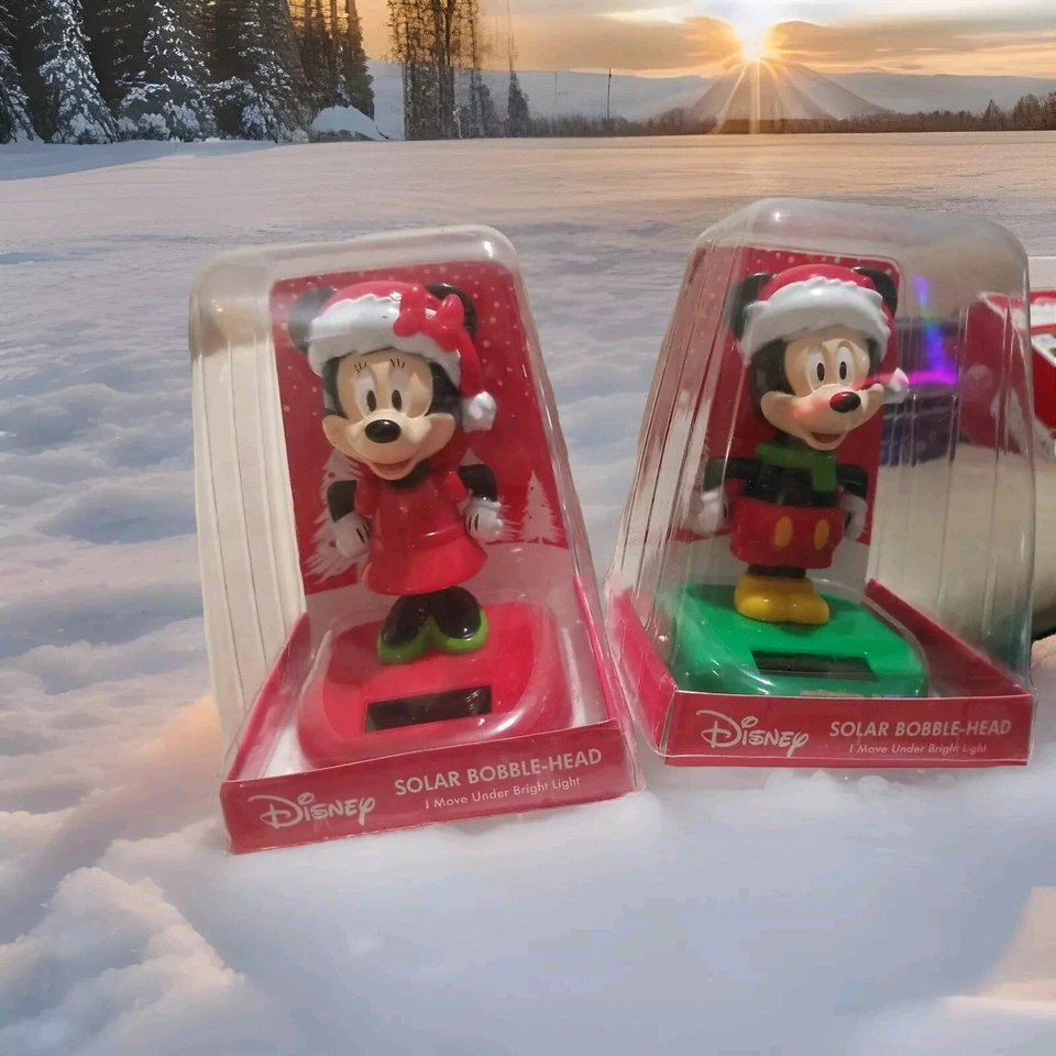 2021 Disney Minnie Mouse with Santa Hat Solar Bobble Head Christmas Holiday