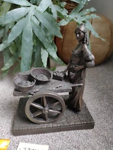 Figura Escultura Bronce Génesis Bellas Artes Irlanda 8 1/2" Mujer Pescadería 2000 - Imagen 1 de 5