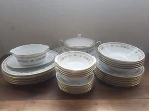 Luxury Noritake Dinner Service Selina 2252 31 pieces fine dining china stunning - Picture 1 of 12