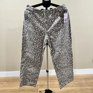 Neu mit Etikett Wild Fable Animal Leopardenmuster grau beige gerades Bein Damenjeans Large " - Bild 1 von 8