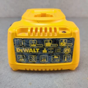 DeWalt DE9130 Caricabatterie 18V 30min Caricabatterie Rapido - Foto 1 di 3