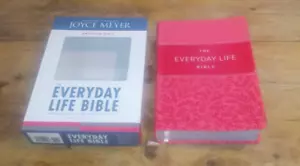 Joyce Meyer The Every Day Bible Pink Leather New in BOx - Imagen 1 de 8