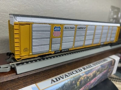 UNION PACIFIC "BUILD AMERICA" 89ft TRI-LEVEL AUTO CARRIER HO SCALE GOLD LINE NEW - Image 1 of 4