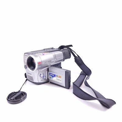 READ *NO POWER AS IS FOR PARTS/REPAIR ONLY Samsung SC-L700 Hi-8 Analog Camcorder - Image 1 of 4