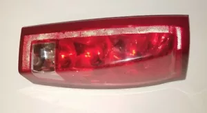 2002-2006 CADILLAC ESCALADE EXT RIGHT PASSENGER SIDE TAIL LIGHT GM  - Picture 1 of 7