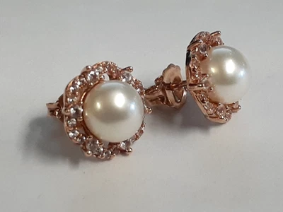(RI4) 10k Rose Gold Women's Diamond Pearl Earrings (.19 CTW) 2.6 Grams - Image 1 of 4