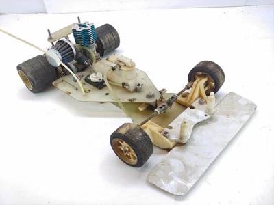 RARE VINTAGE TEAM ASSOCIATED 1/8 COMPETITION PAN CAR W/ OS ENGINE RETRO - Image 1 of 4