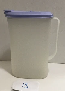Vintage Tupperware 2 Quart Slim Pitcher #2009C w/ Purple Flip Top Lid B - Picture 1 of 7