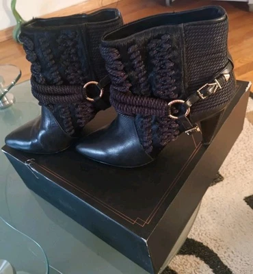 Ivy Kirzhner Botines Cuerda Dorada Cuero Negro Usado Talla 8M Hill 4" Foto 1 de 4