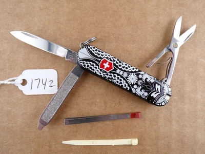 Navaja Suiza Victorinox Classic SD; Sombra Blanca Edición Limitada - Excelente Foto 1 de 4