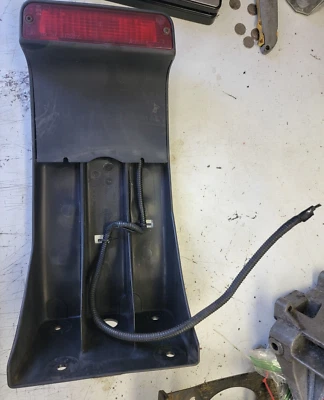 Jeep Wrangler TJ 97-06 Tercera tercera luz de freno lámpara soporte alambre plástico ENVÍO GRATUITO Foto 1 de 4