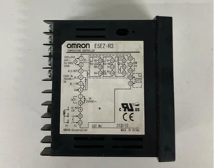 Omron E5EZ-R3 Digital Temperature Controller 100-240VAC - Picture 1 of 5