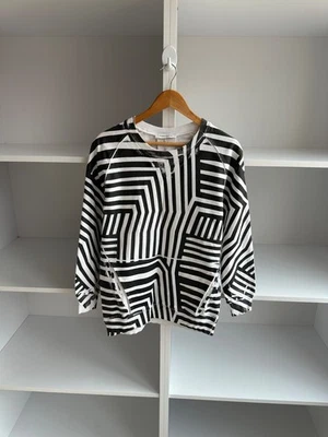 Moletom feminino Pierre Balmain feito na Itália com estampa geométrica tamanho 36 / P - Imagem 1 de 4