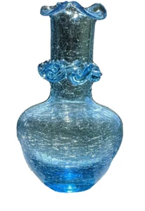 Jarrón miniatura de vidrio artístico crepitante azul diseño con volantes estriados 4 7/8" h sin etiquetar - Imagen 1 de 4