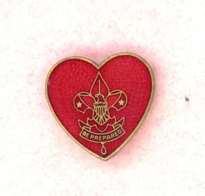 VINTAGE ~ BOY SCOUTS HEART SHAPED "BE PREPARED"  ~ PINBACK - Picture 1 of 2