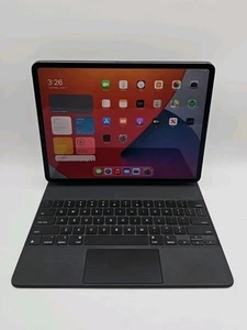 Apple iPad Pro 12.9" 4ta Generación 1TB WiFi + Celular (Desbloqueado) con Teclado Mágico  - Imagen 1 de 18