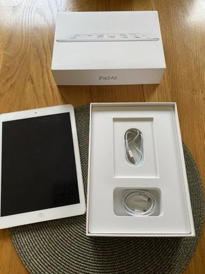 iPad Air MD788FD/B Wi-Fi 16GB Silber A1474 - Bild 1 von 4