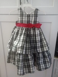 Girl’s Black & White Plaid Tiered Dress Size 4T - Bild 1 von 8