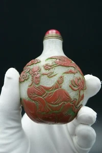 BOTTIGLIA DA TABACCO CINESE EXPORT ROSSO E BIANCO VETRO DA PEKING - CICOGNA E GUANYIN - TOP ROSSO - Foto 1 di 12