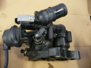 Hyundai i10 IA, 49 KW  1.0 Wassertemperatur Gehäuse Motorkühlung 10M 25600-04800 - Bild 1 von 7