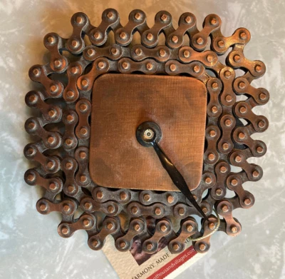 Reloj Ten Thousand Villages "Time to Cruise" - cadena bicicleta reciclada India 5" Foto 1 de 4