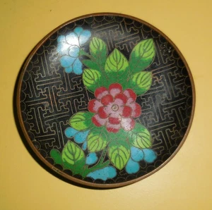VINTAGE BLACK ENAMEL CLOISONNE PLATE RING HOLDER COLORFUL DESIGN NR - Picture 1 of 4