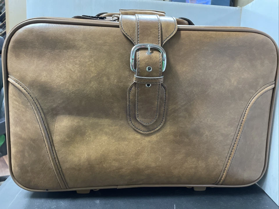 VTG AIRWAY INDUSTRIES INC. BROWN LEATHER TRAVEL SUITCASE 21x13x8 Lock and Key - Image 1 of 4