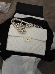 White Classic Chanel - Picture 1 of 4