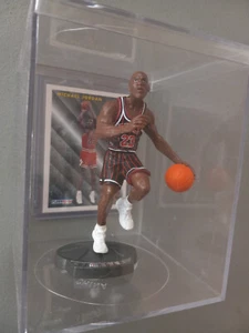 Michael Jordan ACTION FIGURE IN DISPLAY CASE WITH CARD. READ  4.5 inches  tall - Picture 1 of 3