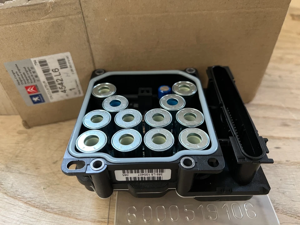 4542.L6 ABS ECU Control Module Pump for Peugeot 307 2002-2007 - Image 1 of 1
