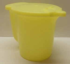 Vintage Tupperware 574 Pastel Yellow Creamer Flip Top Lid - Picture 1 of 7