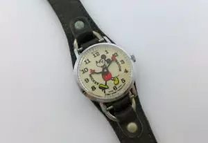 VINTAGE BRADLEY MICKEY MOUSE WALT DISNEY PRODUCTIONS SWISS MANUAL WIND WATCH - Picture 1 of 7